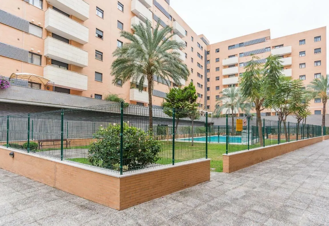 Keywise Perfect Location Next To Maria Zambrano Station, Central , Beach ,Pool And Free Parking Málaga España