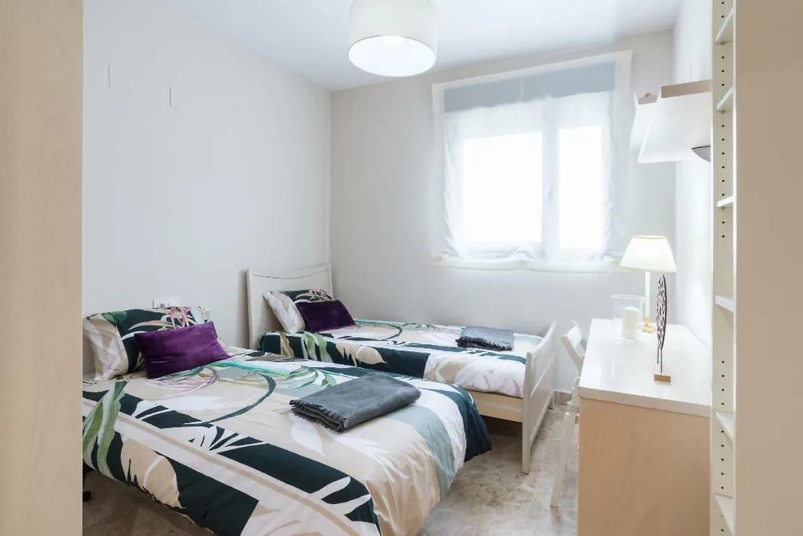 Keywise Perfect Location Next To Maria Zambrano Station, Central , Beach ,Pool And Free Parking Málaga España